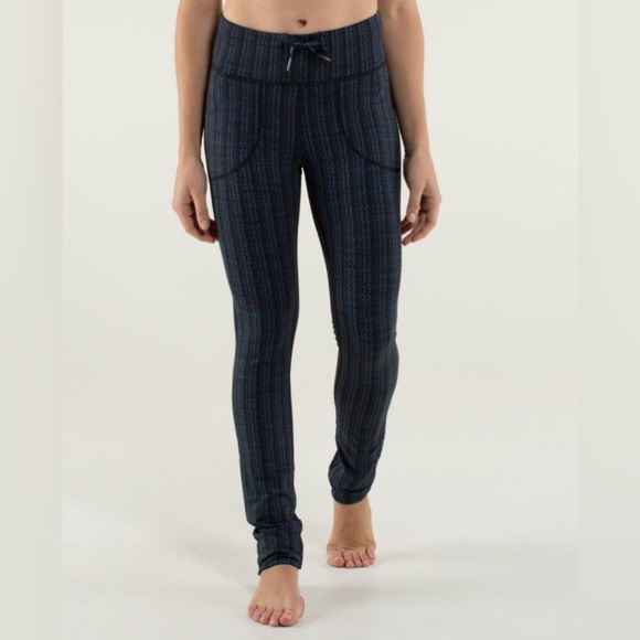 Lululemon straight leg 6 33.5” - Picture 13 of 15